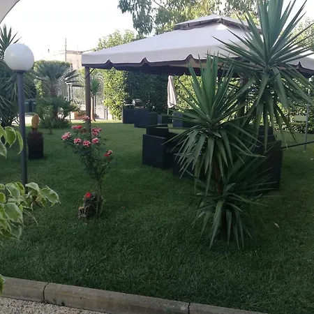 Con Piscina In Uso Esclusivo In Apartment