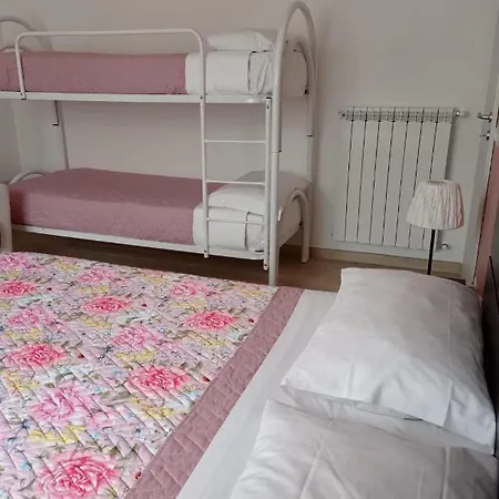 Apartamento Con Piscina In Uso Esclusivo In