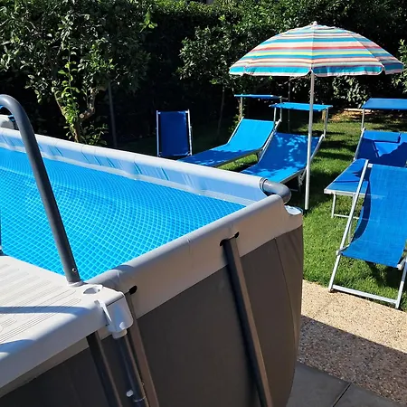 Con Piscina In Uso Esclusivo In Apartment