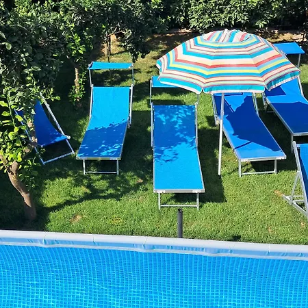 Con Piscina In Uso Esclusivo In Apartment *
