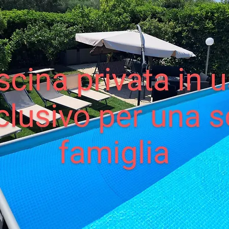 Con Piscina In Uso Esclusivo In 公寓 *